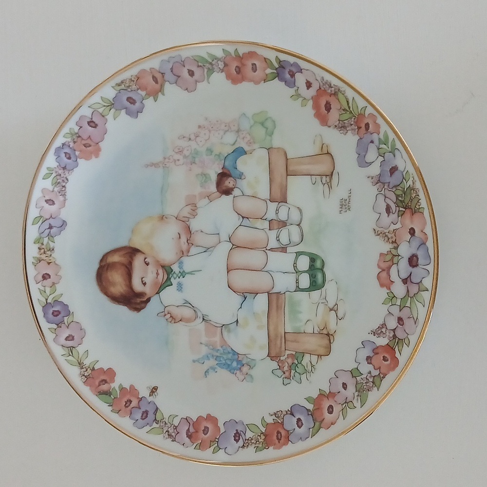HUSH Mabel Lucie Attwell Plate Memories of Yesterday Collection 1991